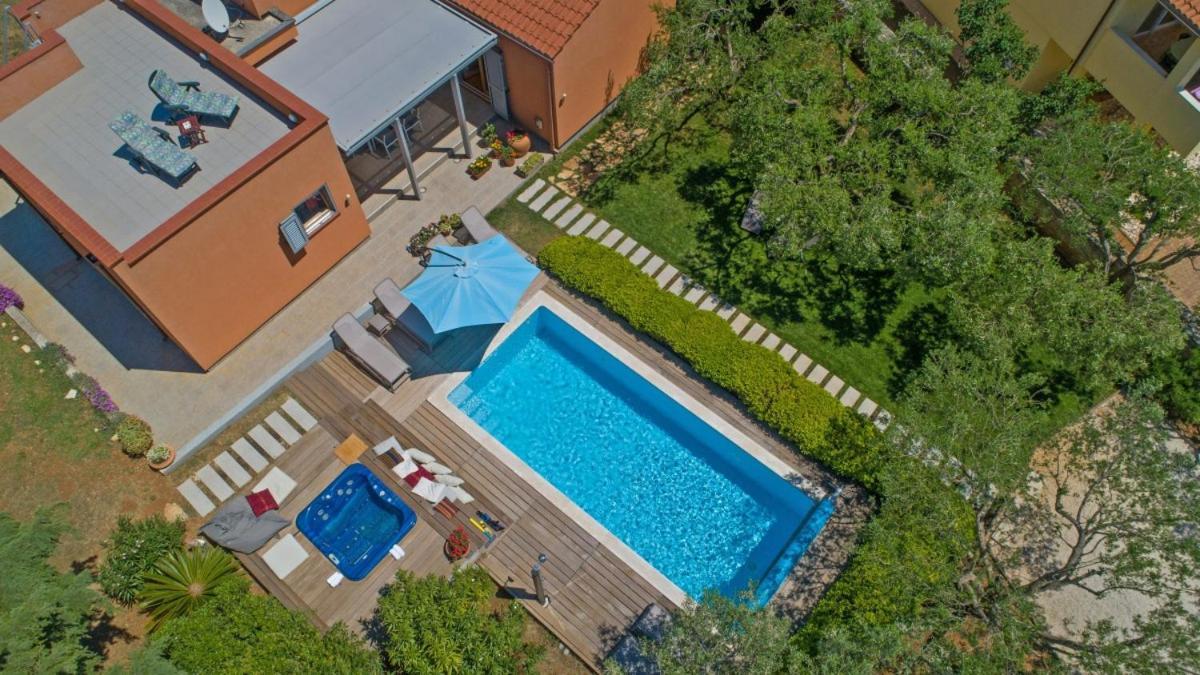 Villa Emili in Medulin - Haus für 4-5 Personen Exterior foto