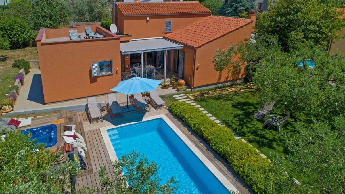 Villa Emili in Medulin - Haus für 4-5 Personen Exterior foto